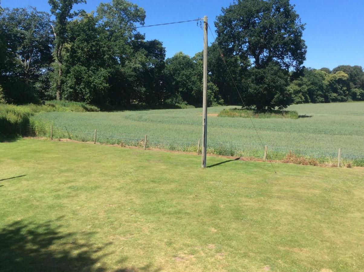 Ferienwohnung Woodland View - A Place To Escape Swynnerton Exterior foto