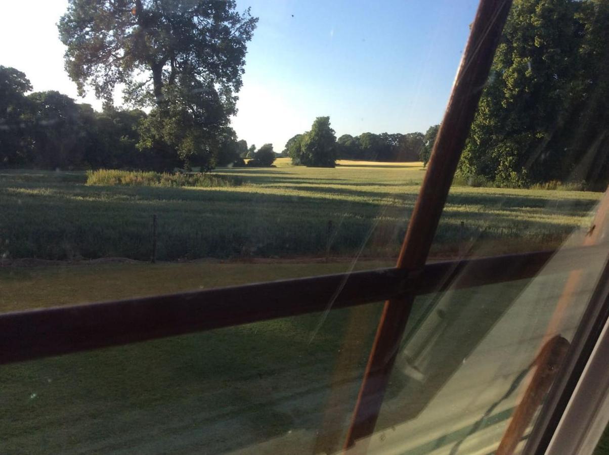 Ferienwohnung Woodland View - A Place To Escape Swynnerton Exterior foto